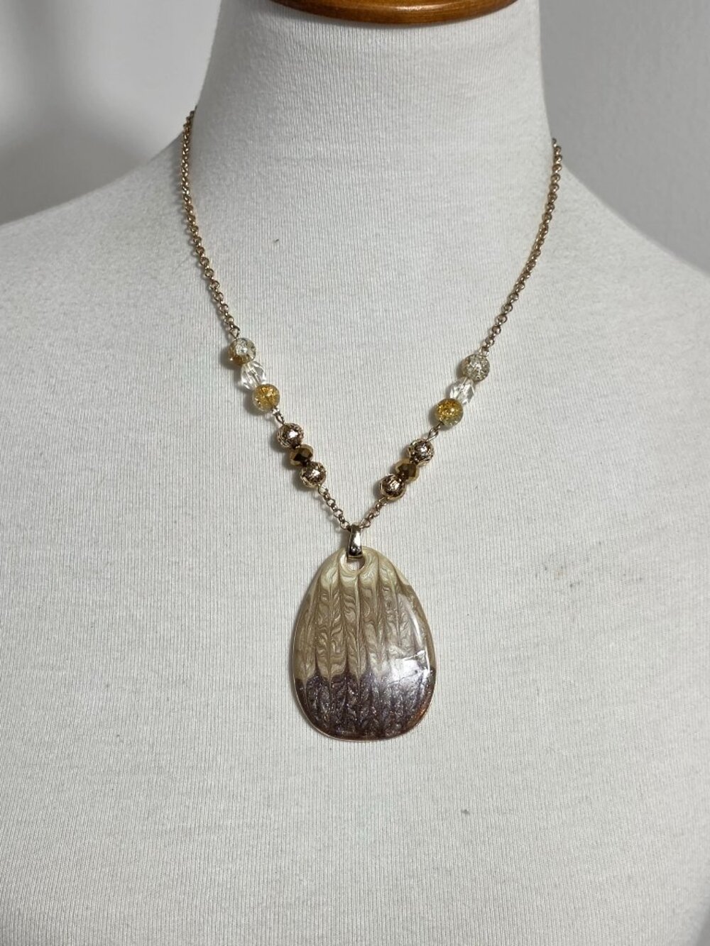 Teardrop-Shaped Pendant Necklace Large Earth-Tone Cabochon with Leaf Pattern